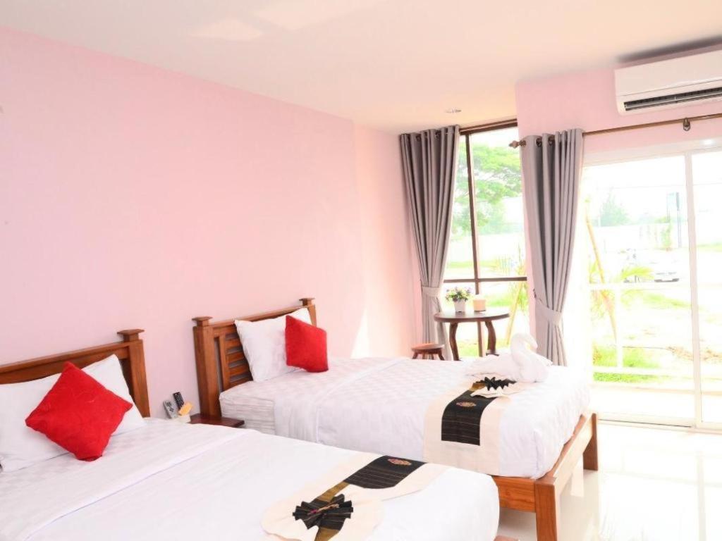 Juntima Boutique Hotel Phetcsaburi Kültér fotó
