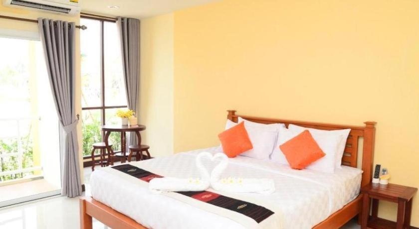 Juntima Boutique Hotel Phetcsaburi Kültér fotó