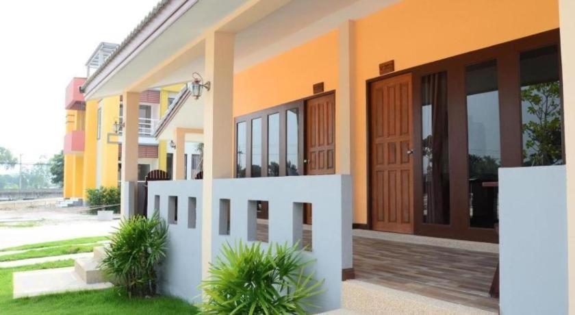 Juntima Boutique Hotel Phetcsaburi Kültér fotó